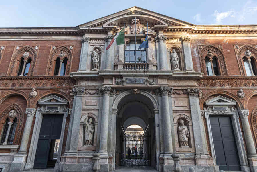 Italia - Milán 152 - universidad de Milán.jpg